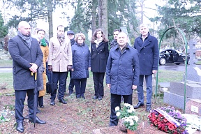 Wreath laying ceremony at the Saint-Genevieve-de-Bois Cemetery on the occasion of the Diplomat's Day (8 February 2024)